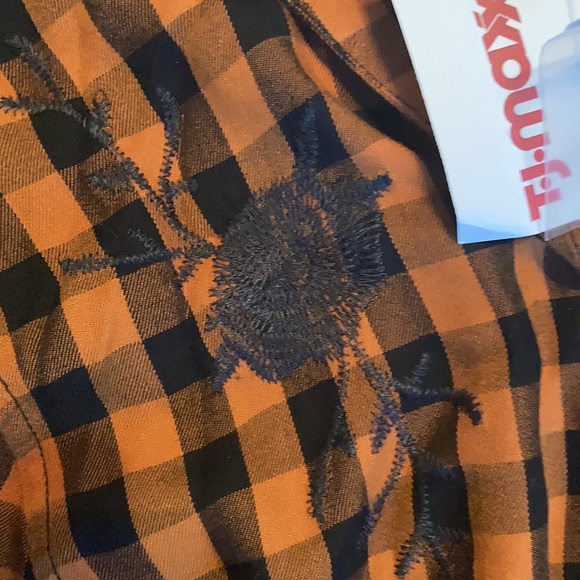 NEW SHIRT - Picture 4 of 4